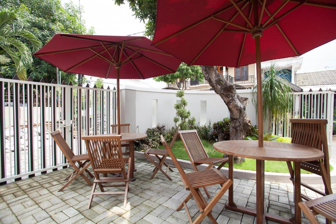 Reddoorz @ Wiyung 3 Hotel Surabaia Exterior foto