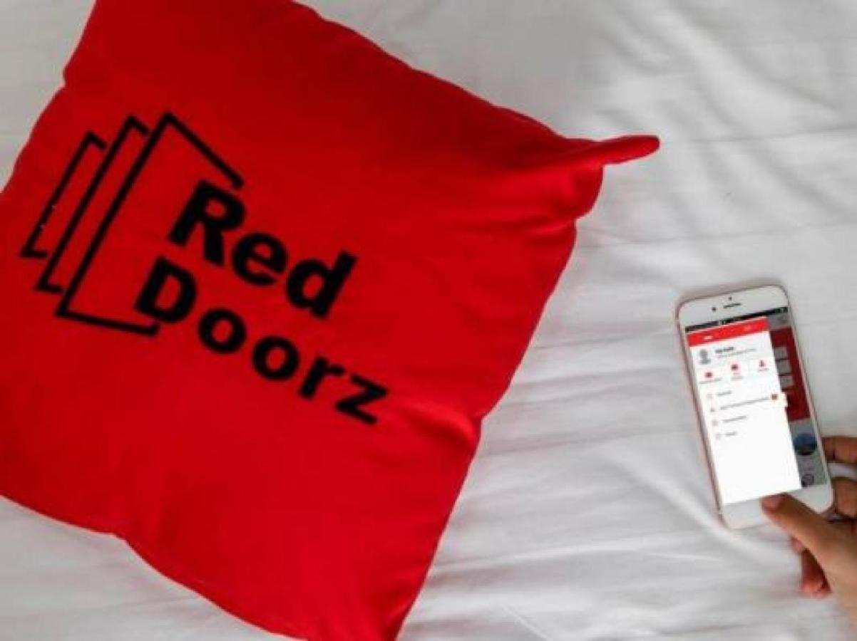 Reddoorz @ Wiyung 3 Hotel Surabaia Exterior foto